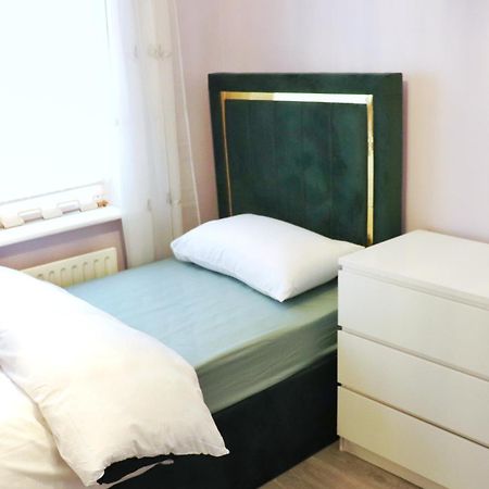 Апартаменти Deluxe Dwelling - 15 Mins From Cork City/Airport Екстер'єр фото