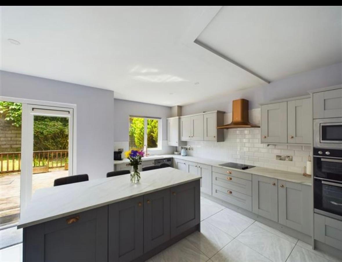 Апартаменти Deluxe Dwelling - 15 Mins From Cork City/Airport Екстер'єр фото