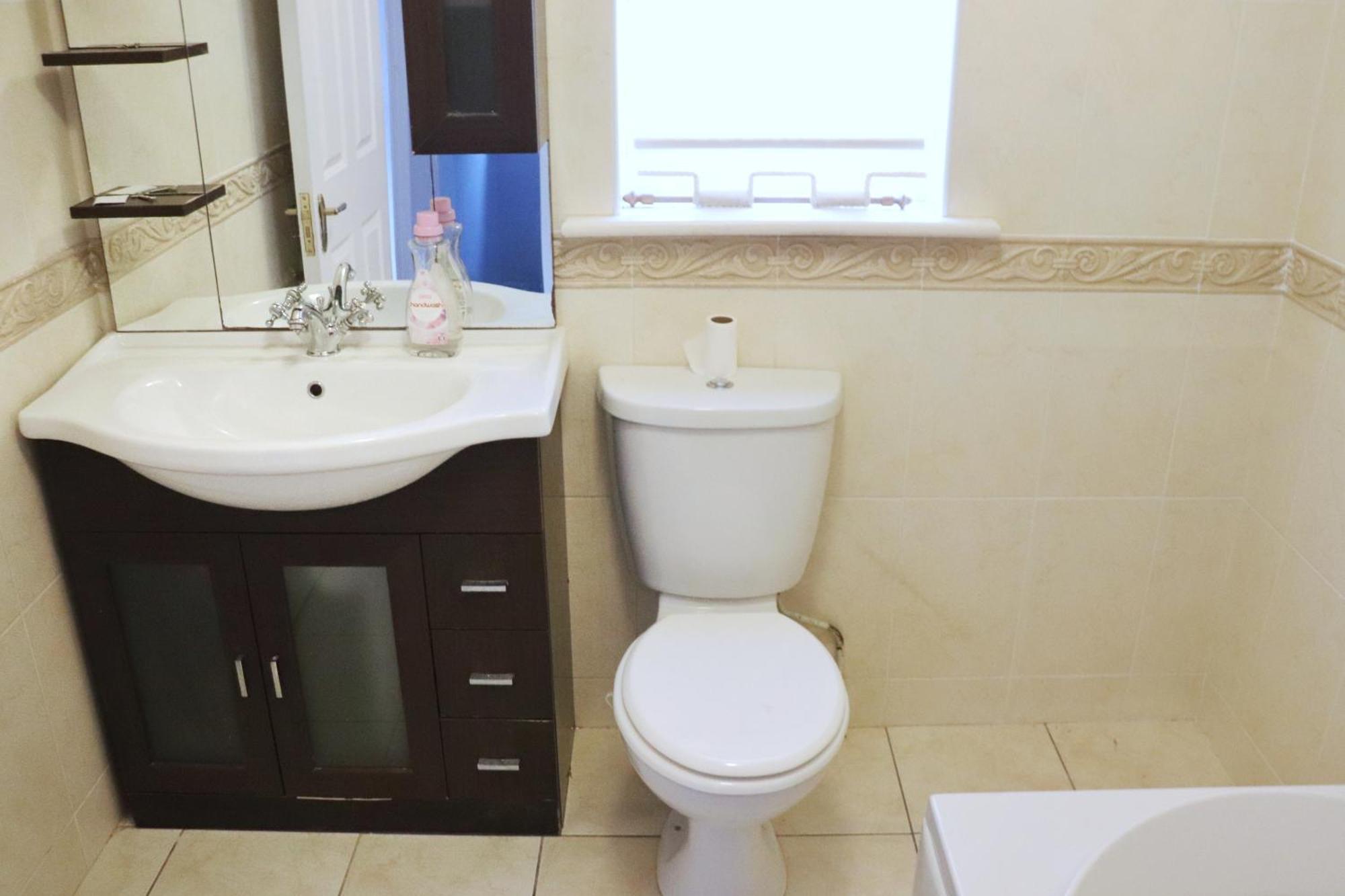 Апартаменти Deluxe Dwelling - 15 Mins From Cork City/Airport Екстер'єр фото